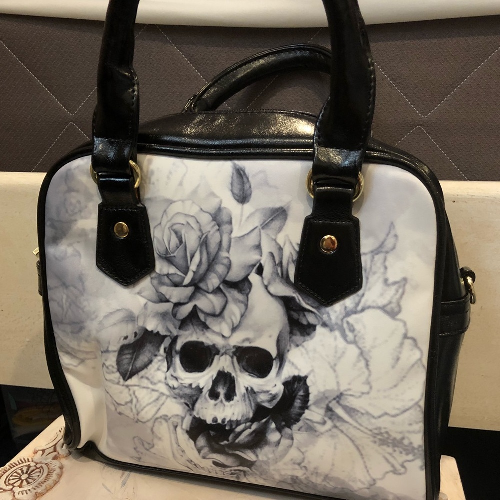 Brand New-NeverUsed Skull bag with floral detail